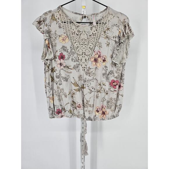Xhilaration Womens Sz M Short Flutter Sleeve Blouse Gray Pink Floral Crochet - Picture 1 of 4